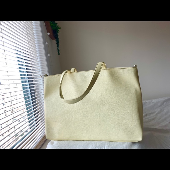 SOLD! Matt £ Nat shoulder bag - Picture 3 of 7